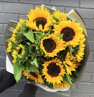 Company Logo For Roses Only'