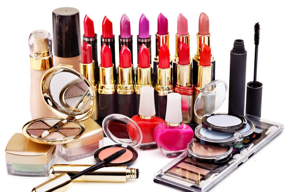 Luxury Cosmetics Market