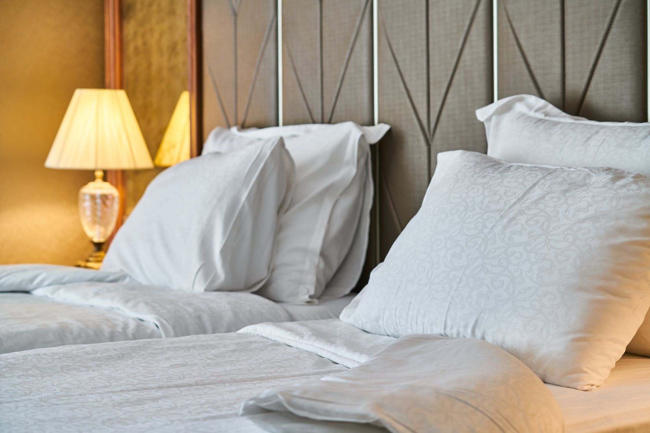Company Logo For High Desert Inn'