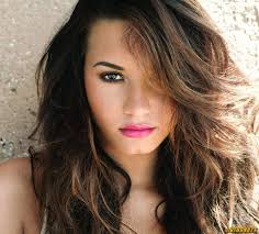 HULU GLEE Welcomes Demi Lavato To Glee'