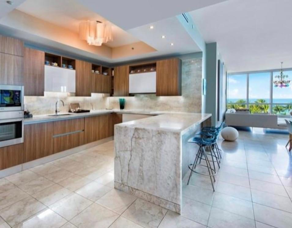 Continuum South Beach Offers Full-Service Amenities