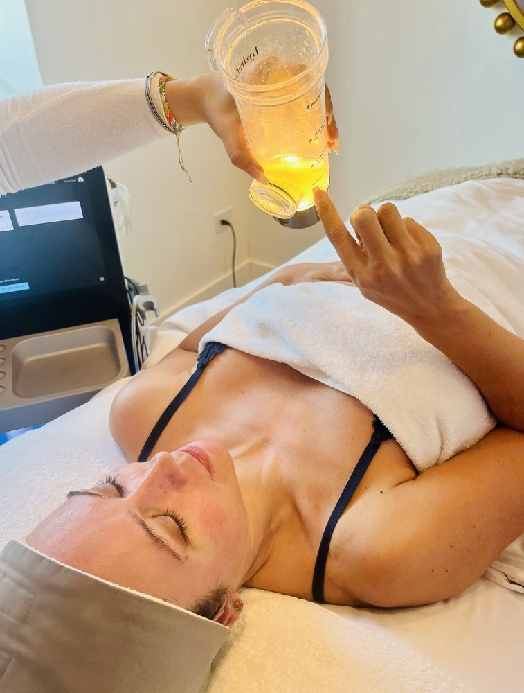 Dermaplaning Hollywood FL'