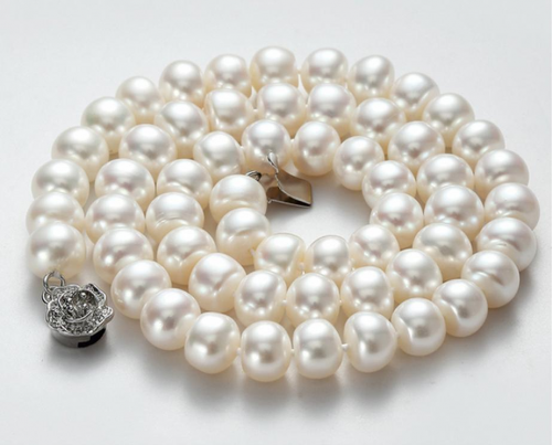 Pearl jewelry'