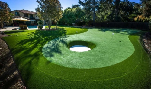 Home putting greens'