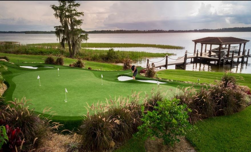 Artificial turf chipping greens'