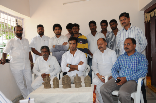 Ravi Kumar Yadav Gives 5000 Clay Ganesha Idols in the Serlig'