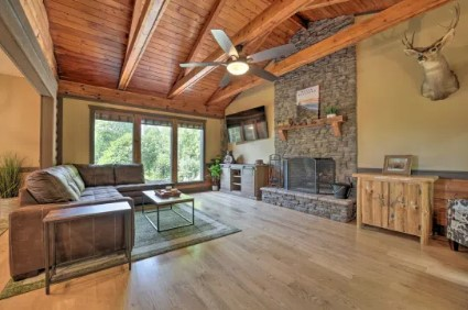 Company Logo For Rachel's Cleaning Service'