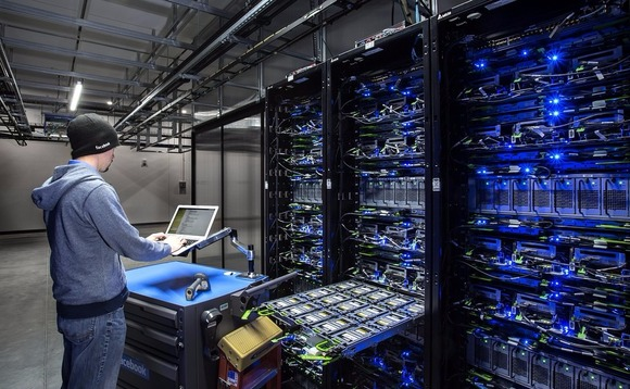 Data Center Accelerator Market'