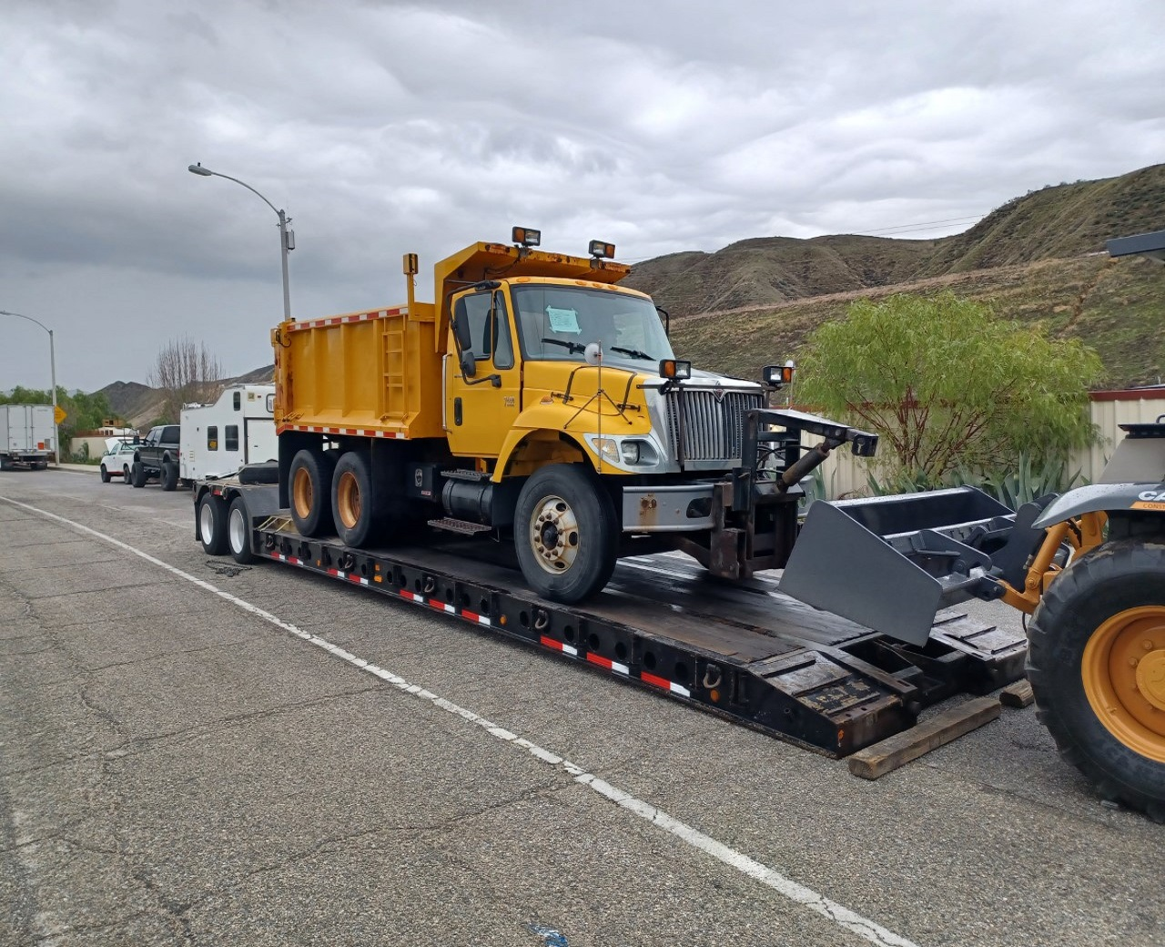 Company Logo For Dump Truck Shipping'