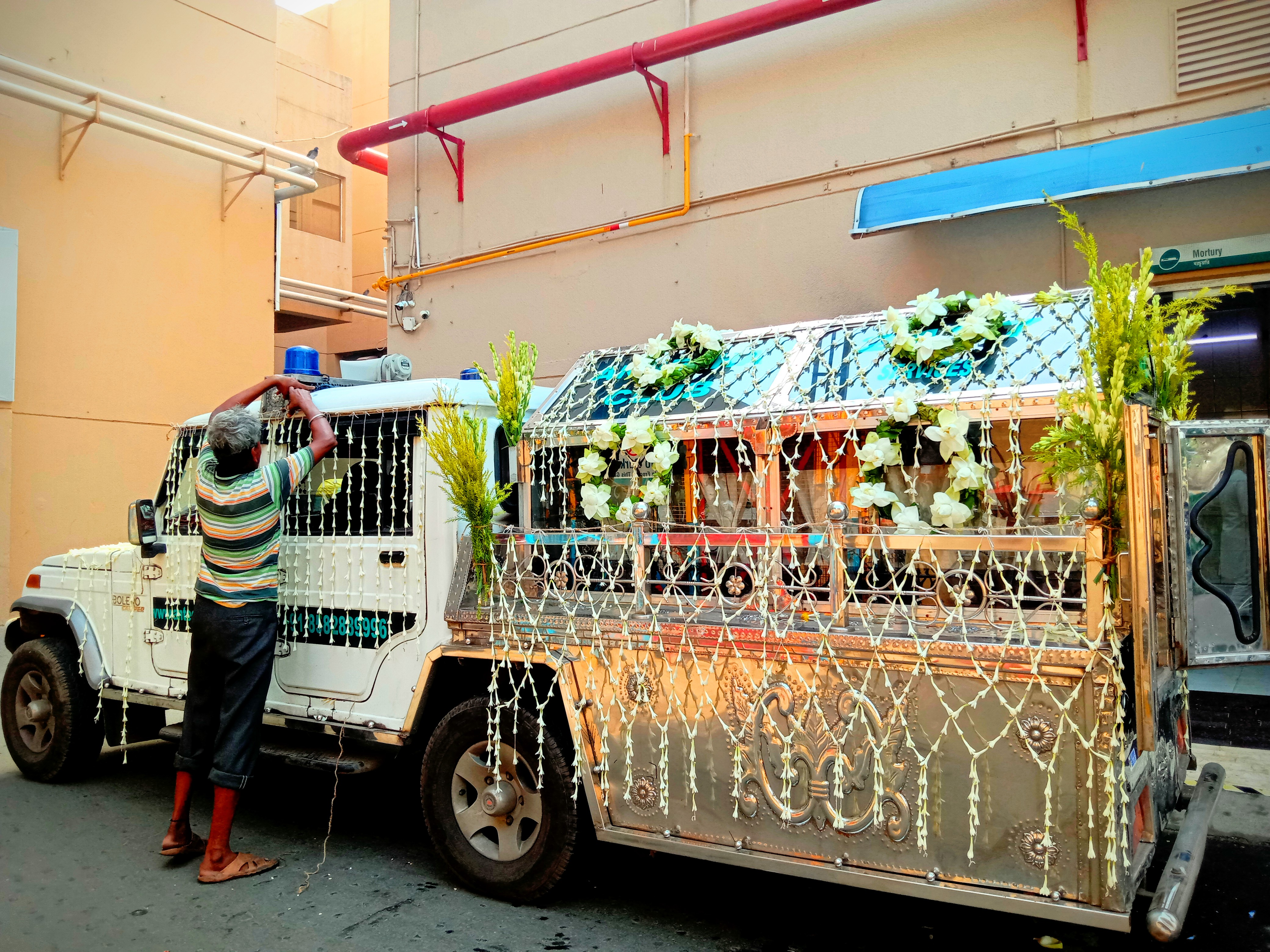 Funeral Van in kolkata'