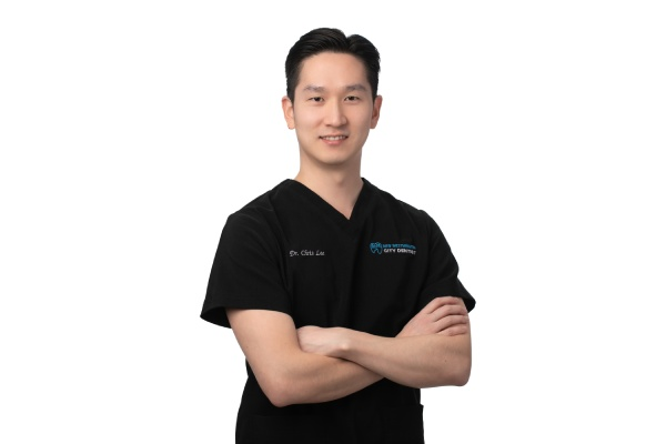 Dr. Chris Lee'