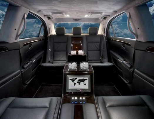 Mercedes SUV Limousine