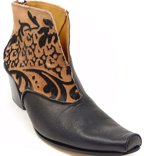 Company Logo For Carla Shoes &amp;amp; Accessories'