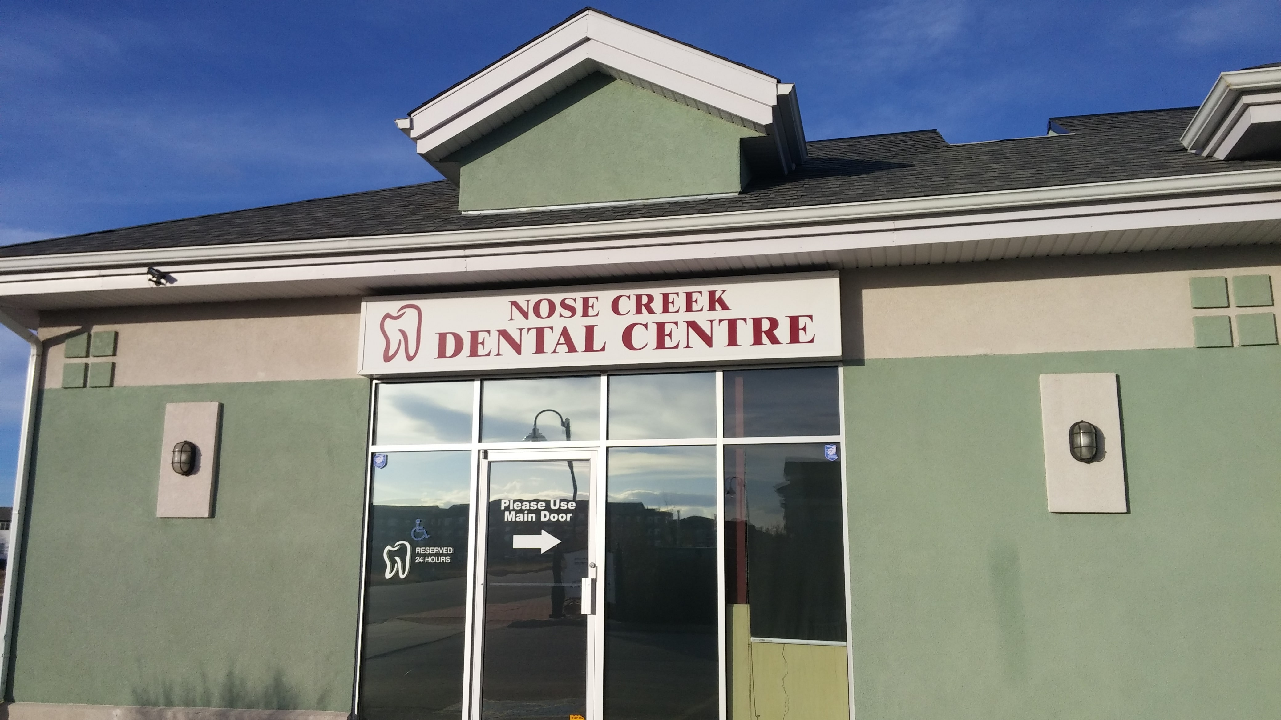 Nose Creek Dental Centre'