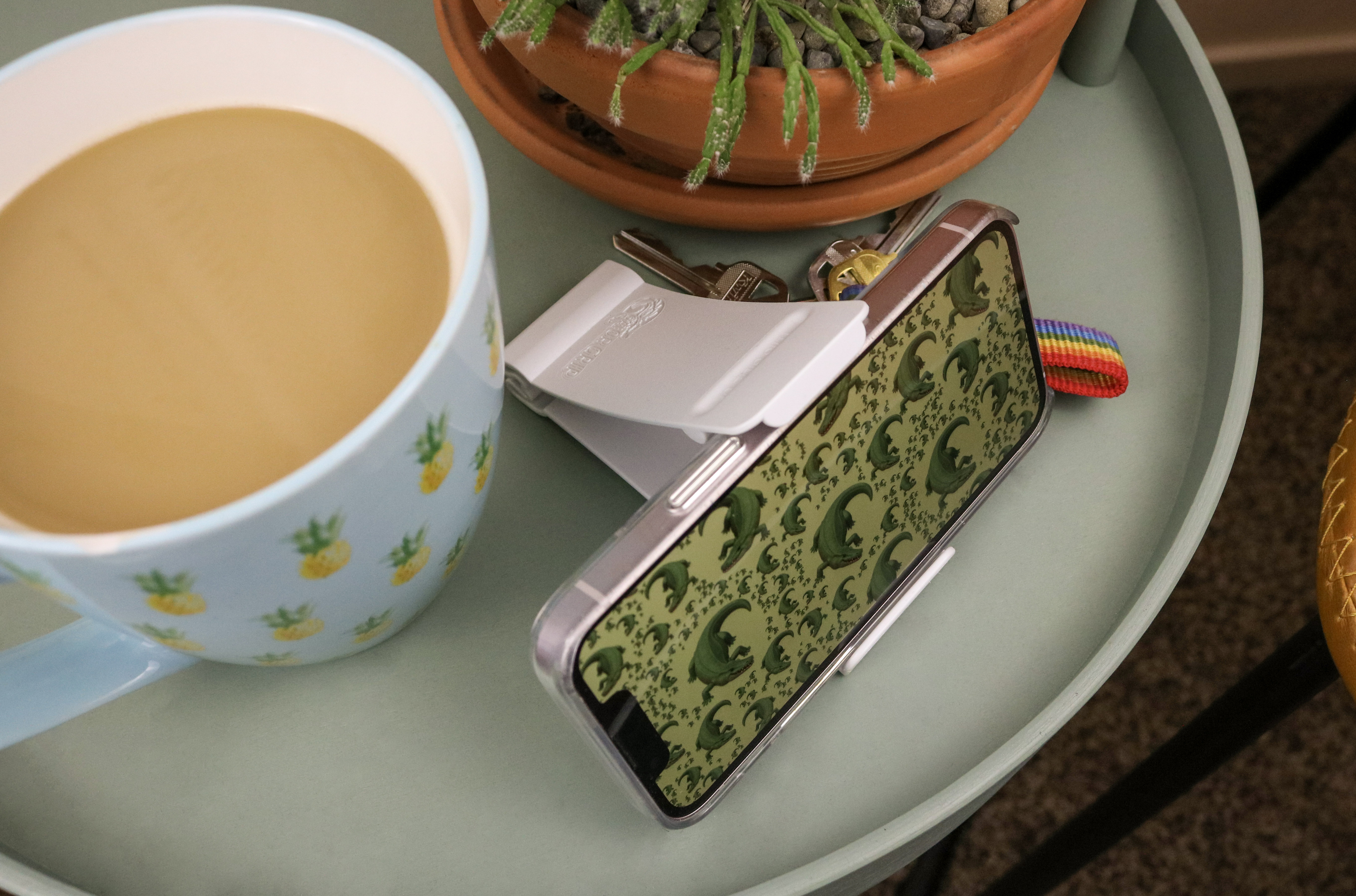 GatorGrip White - Phone with Coffee'