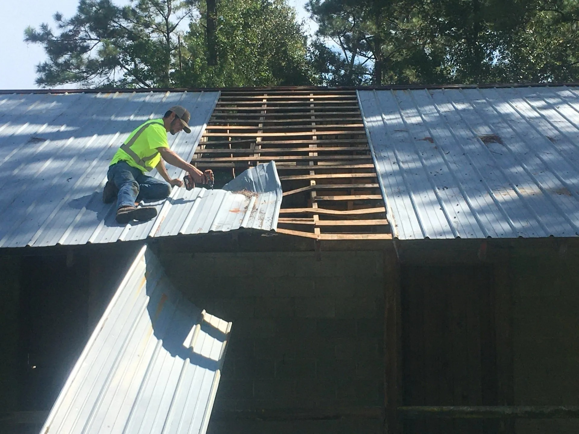 Company Logo For T-Rob Roofing and Painting Services'