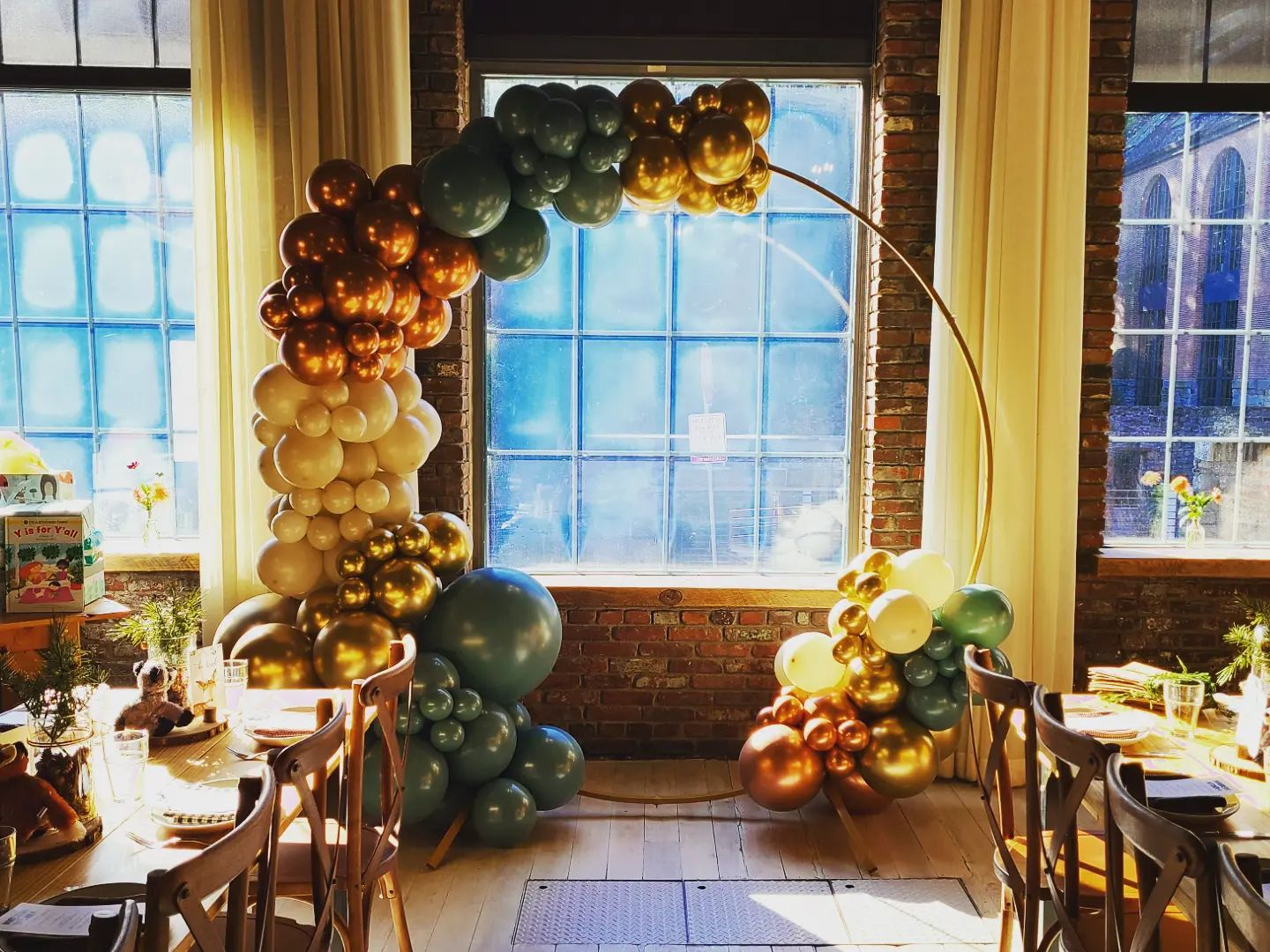 Balloon Columns'