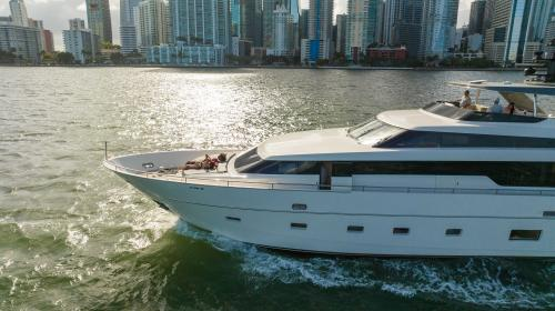 Vice Yacht Rentals of Bill Bird Marina'