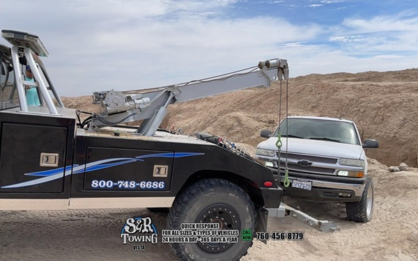 Company Photos For S & R Towing Inc. - Vista'