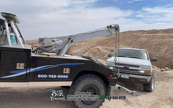 Company Photos For S &amp; R Towing Inc. - Vista'