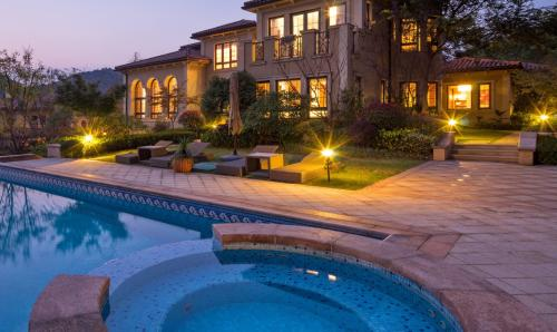 BUILT Outdoor Living'