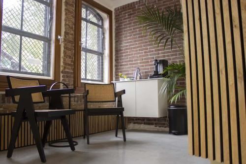 Company Logo For Avant-Garde Chiropractie'