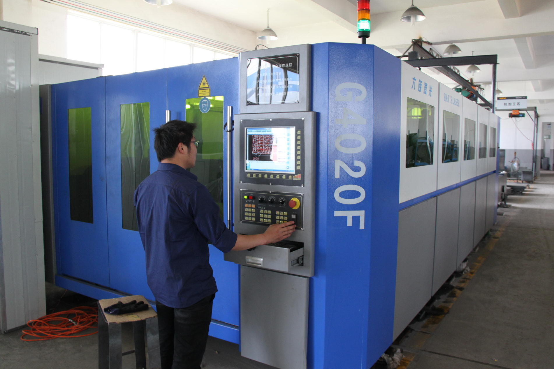 Hever safes factory lazer cutting machine'