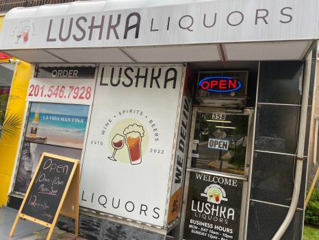 Company Logo For Lushka Liquors'