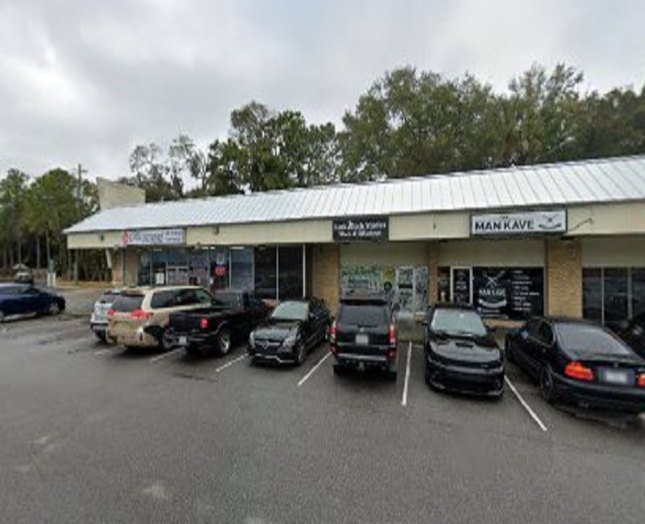 Company Logo For Broski Smoke & Vape'