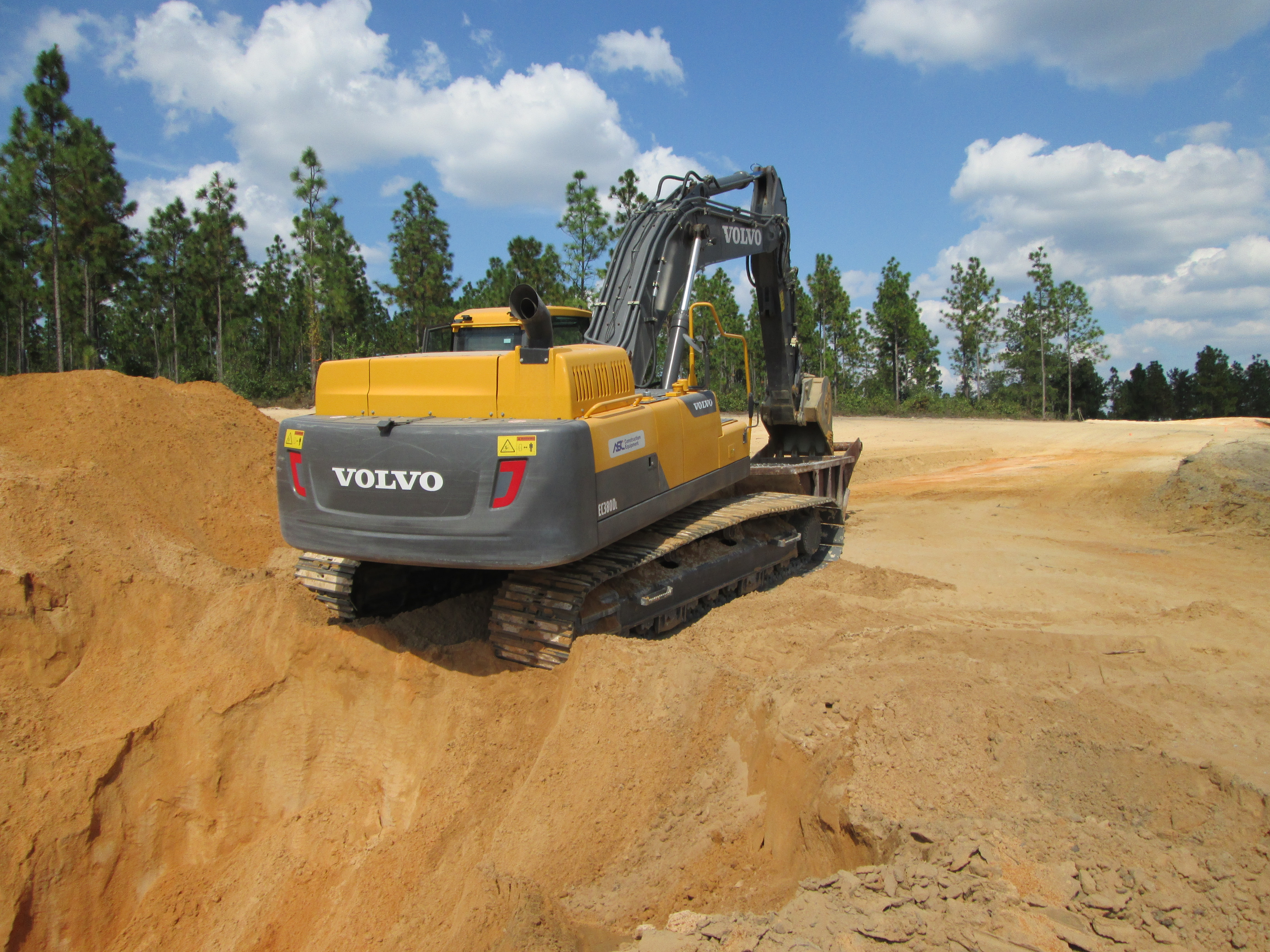 Tractors Cut the Way for Bill Beazley Homes in The Retreat