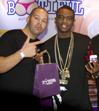 Rapper Soulja Boy gets Bootiful Butt Cream at AMA gift suite