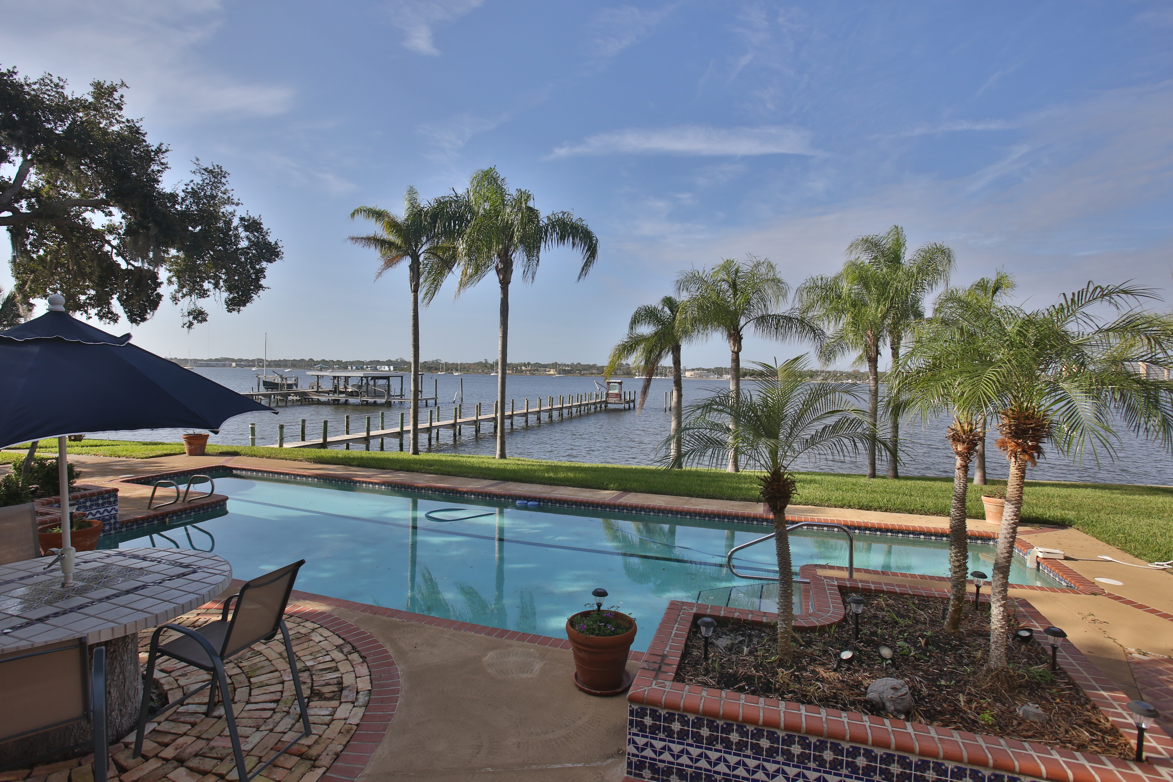 Riverfront Estate Homes in Daytona Beach, FL'