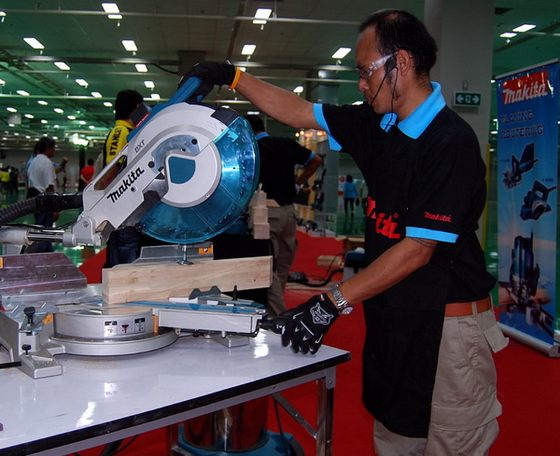 Makita Mitre Saw Demonstration Tool Expo'