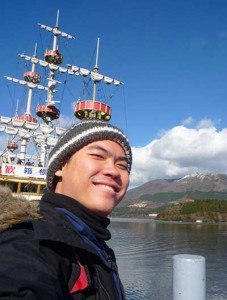 capture his heart and make him love you forever Logo