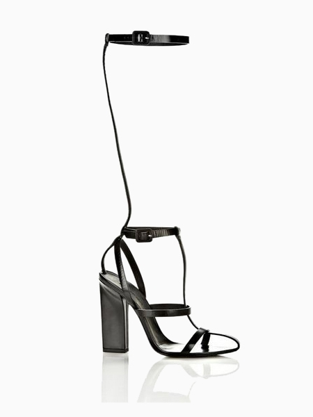 New Style Toe Sandals in Black