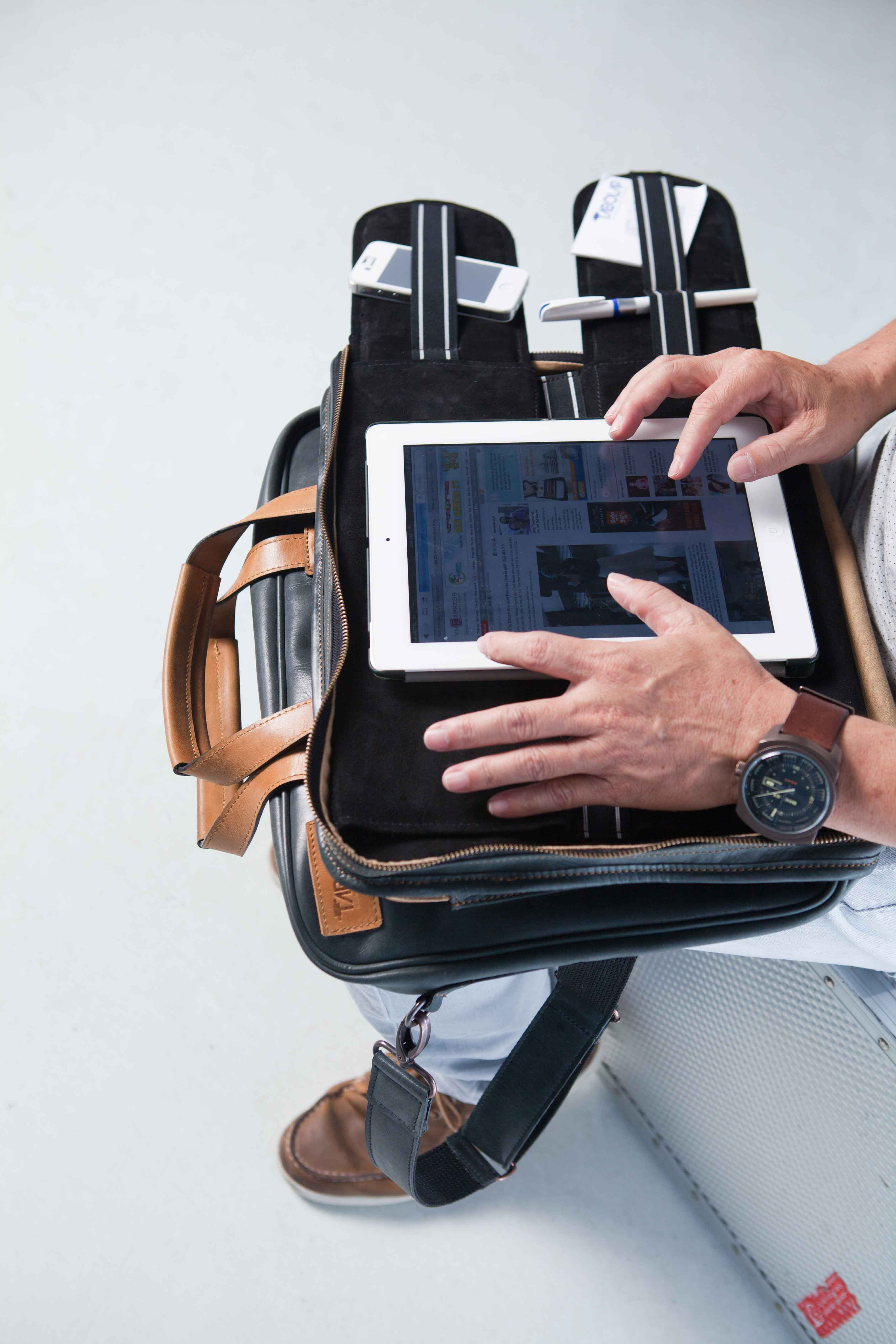 TaboLap Leather Bag with iPad
