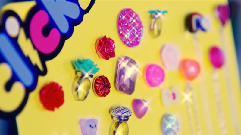 Clicks Charms irresistible, interchangeable charm.'