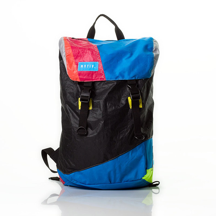 Mafia Bags From Repurposed Sails