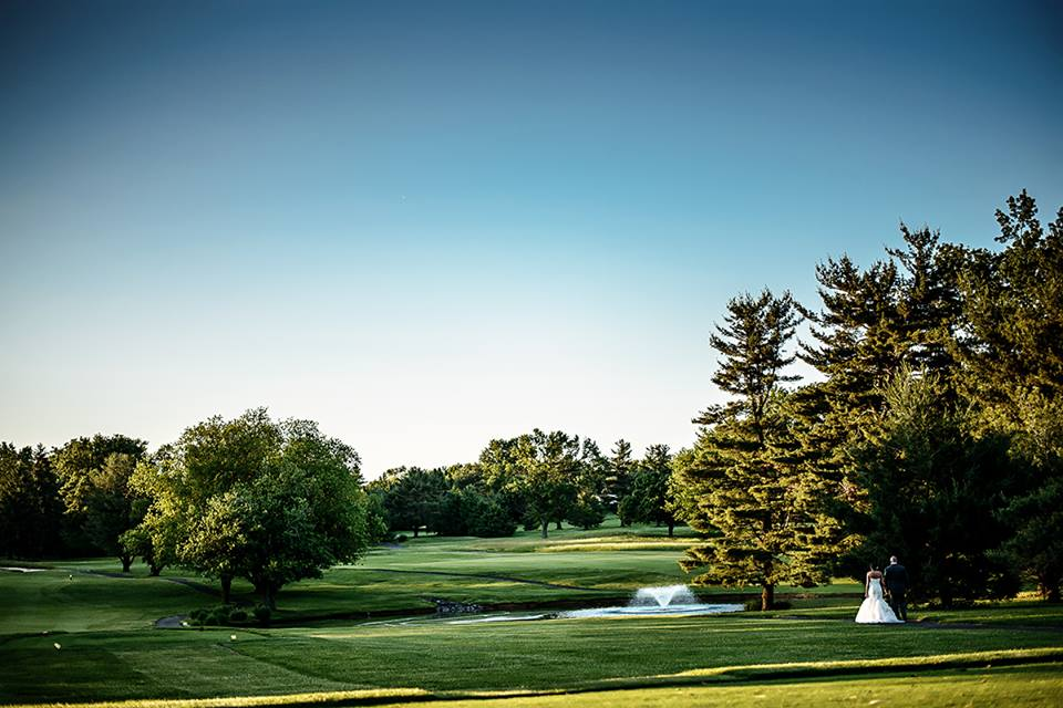 Northampton Valley Country Club Golf Course Wedding Photo