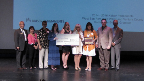 Kaiser Permanente Woodland Hills awards grant to non profit'