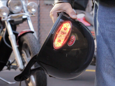 HelSTAR - wireless helmet brake and signal light