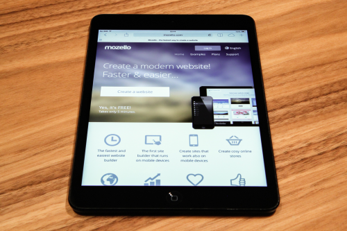 Mozello Website on iPad'