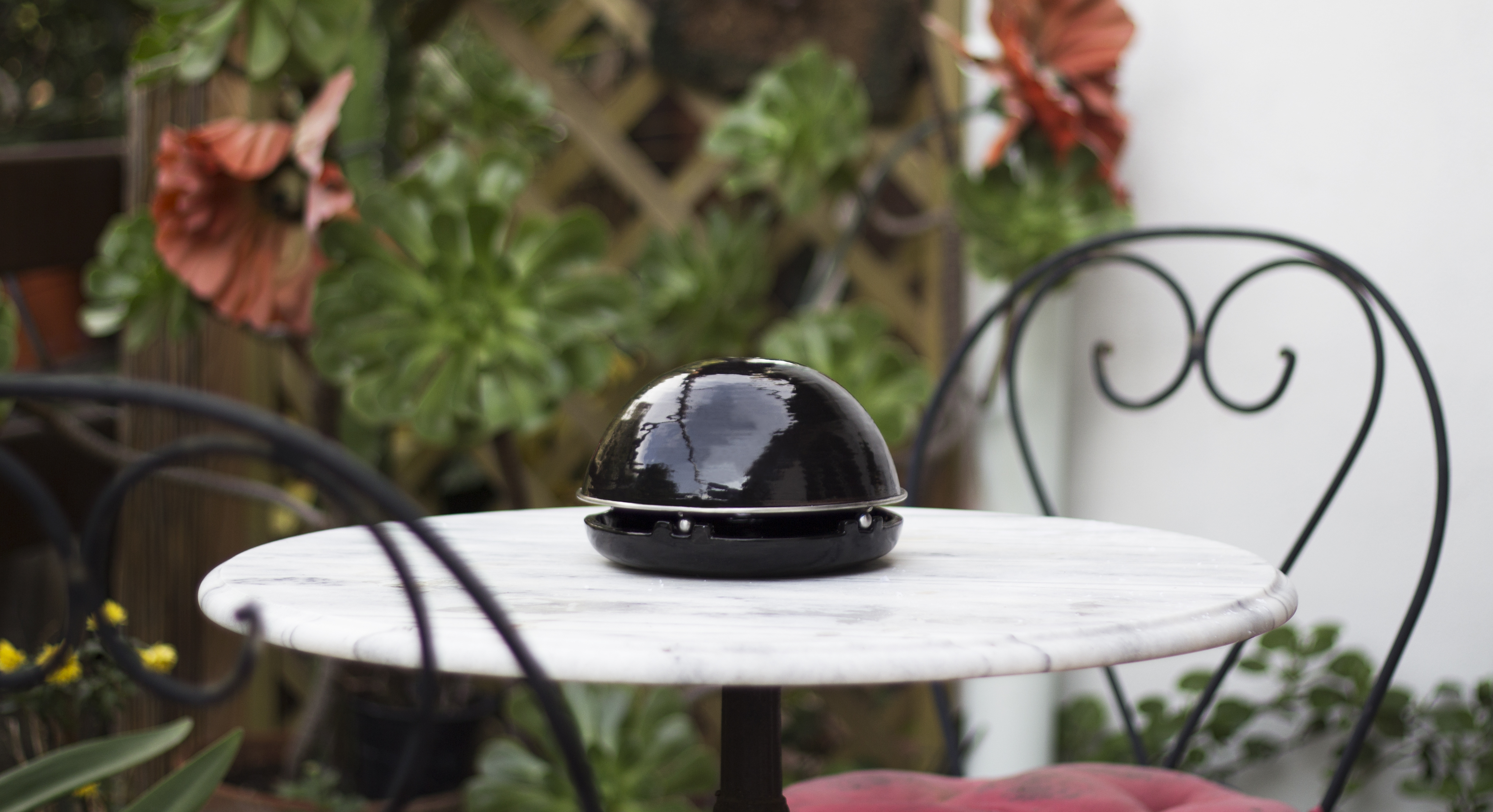 Egloo - Candle powered heater'