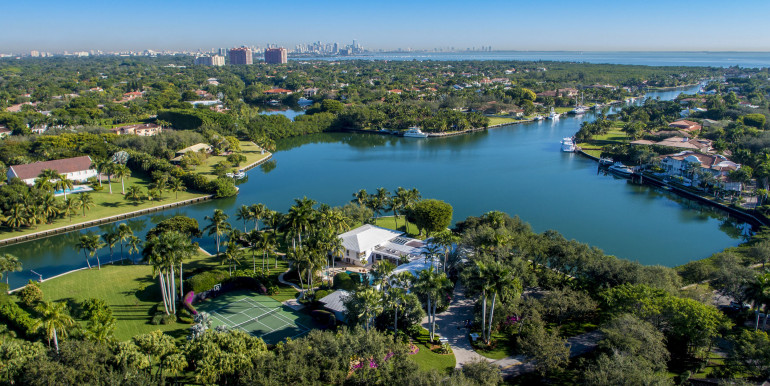 555 Leucadendra Drive