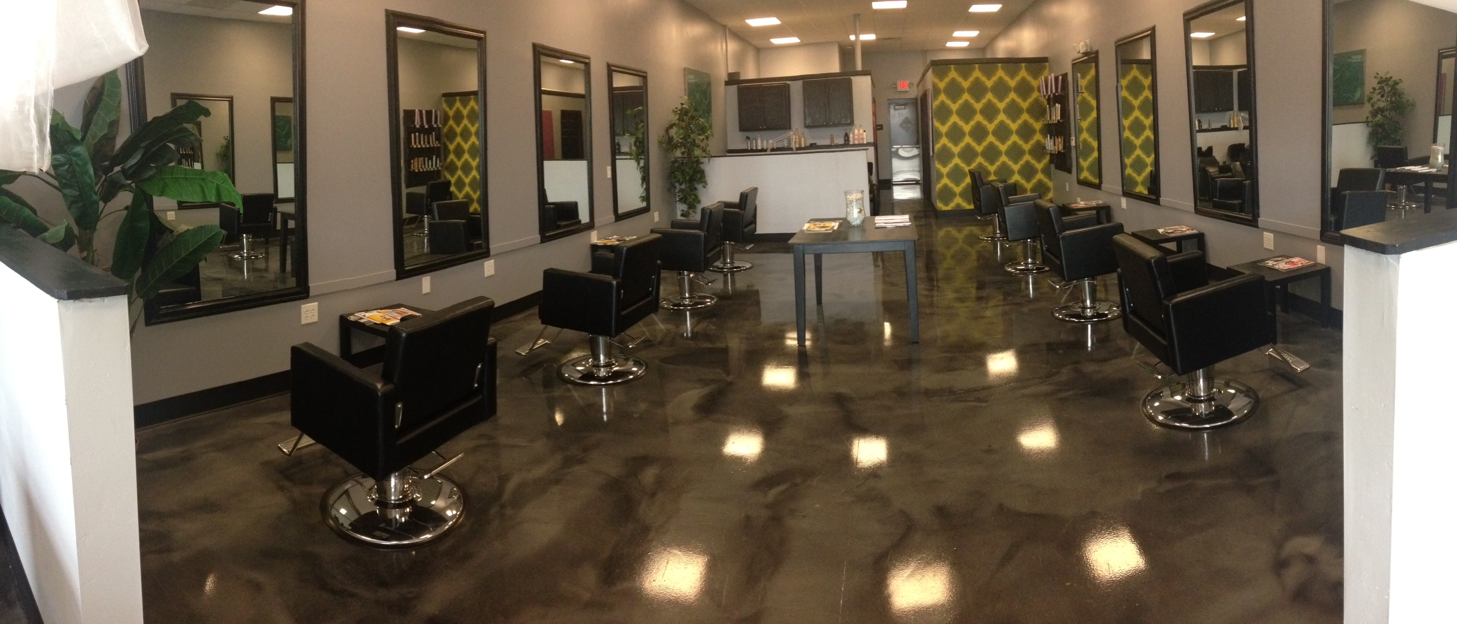 Di Moda Salons Inside