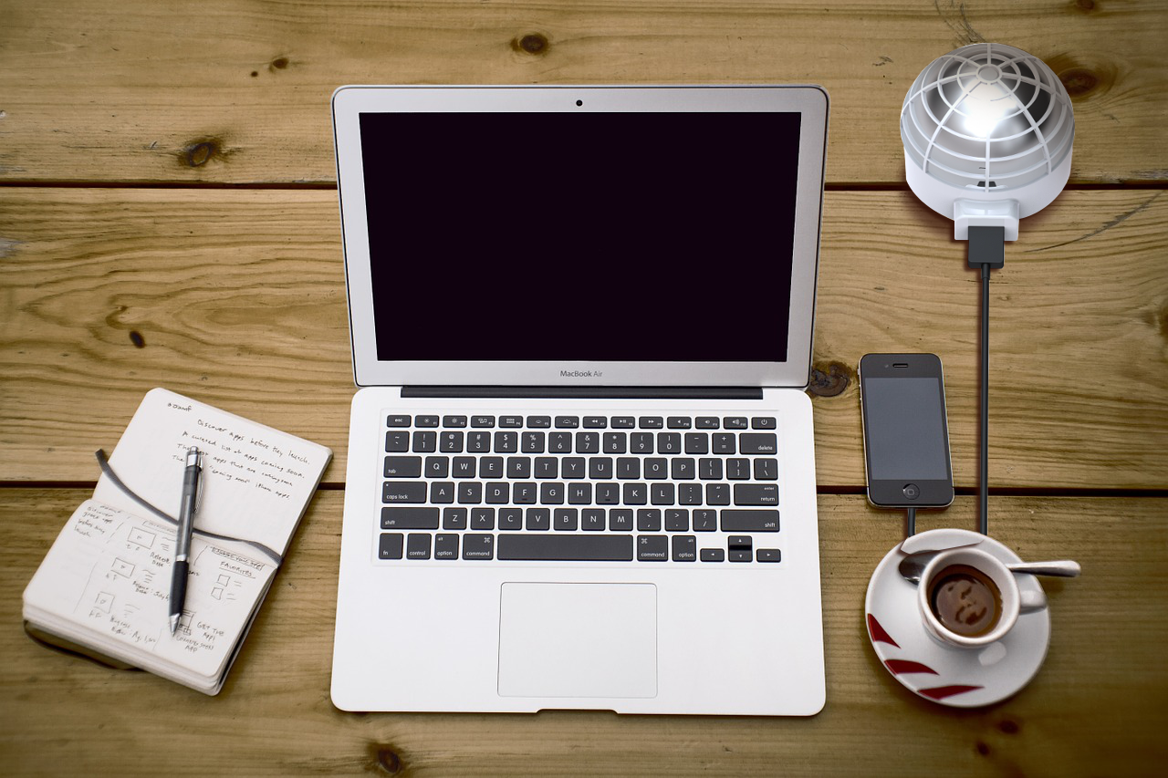 Micro Solar Desk Charger'