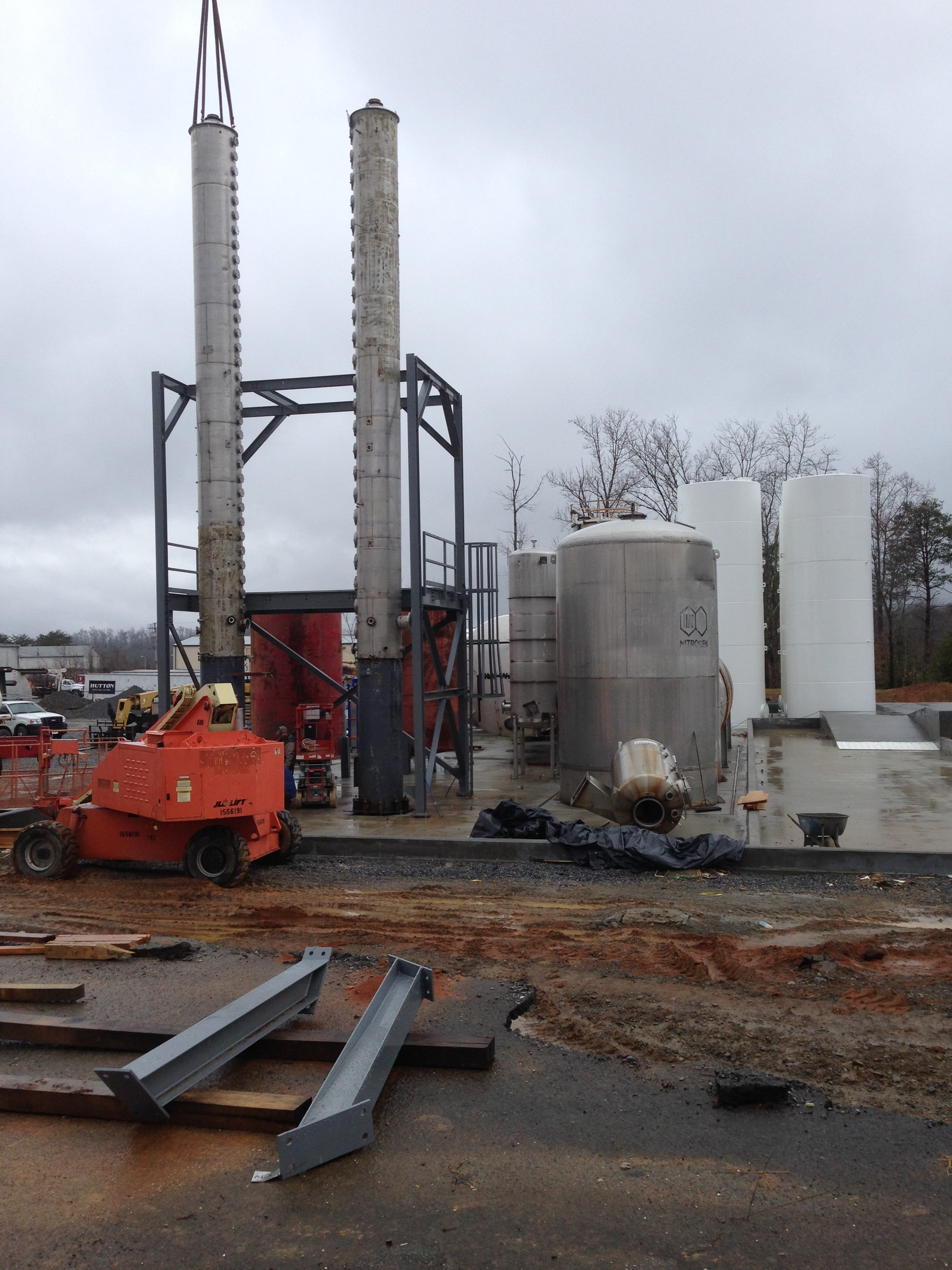 Installation of the Column in Bristol Tennessee'