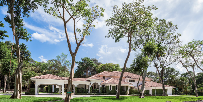 The Zeder Team Lists 5000 Hammock Park Drive