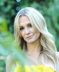 Taylor Armstrong, a user of South Beach Smoke'