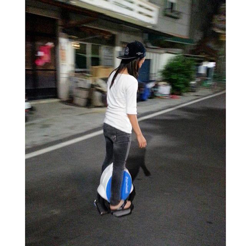 Elfin Transport of City&ndash;Airwheel Twin wheel self b'